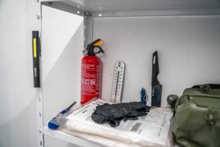 Survival tool polica s hasiacim pristrojom asurvival tool